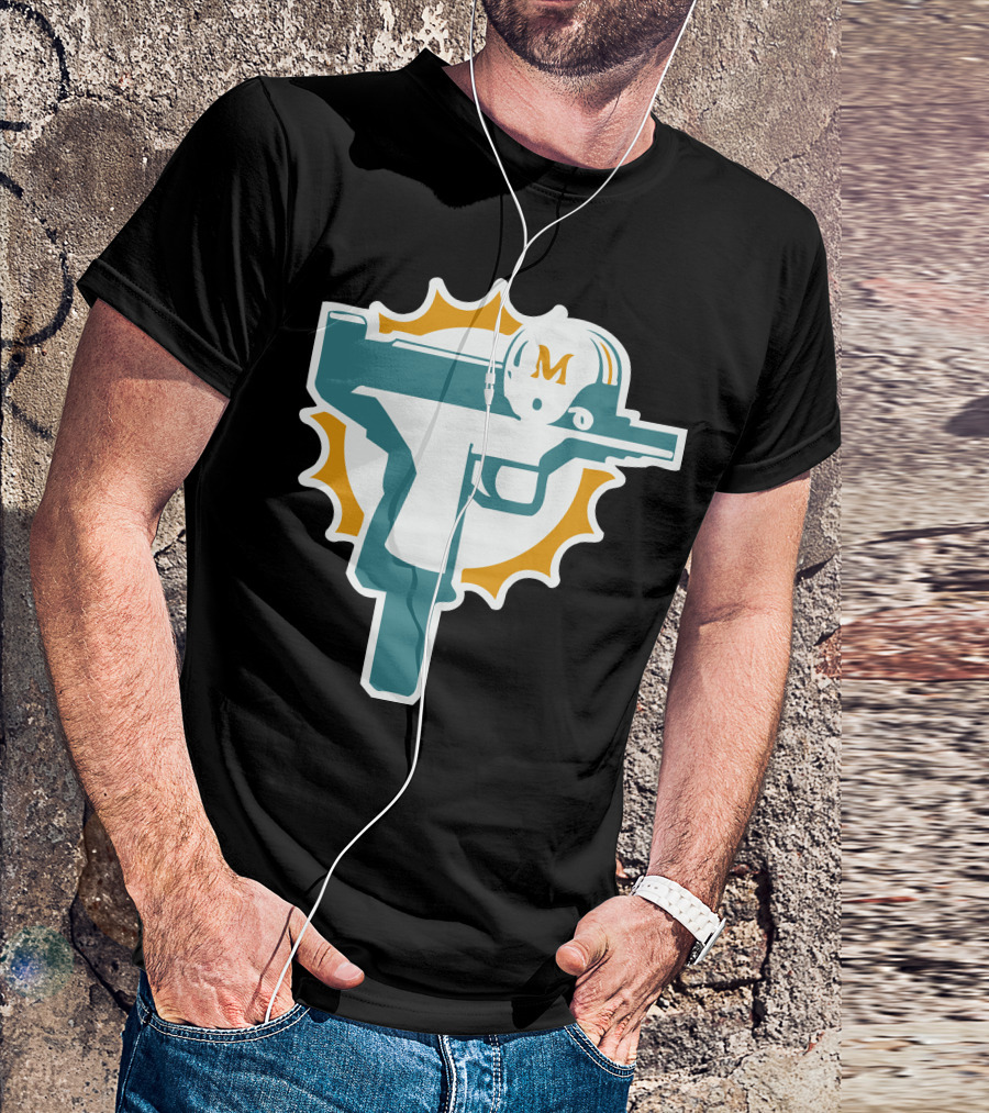 Miami Dolphins Uzi Gun Helmet Logo Football Ryan Tannehill Rare T-Shirt