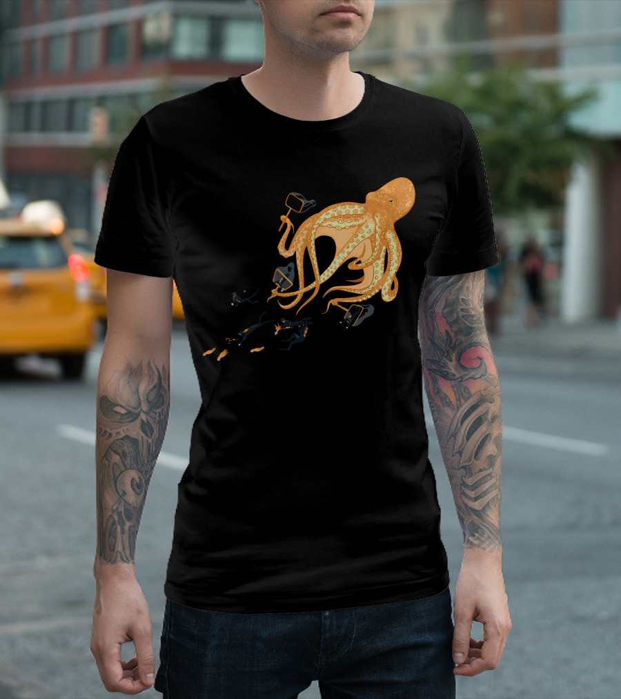 Baha I Has Nets Too Giant Octopus With Nets And Divers T-Shirt