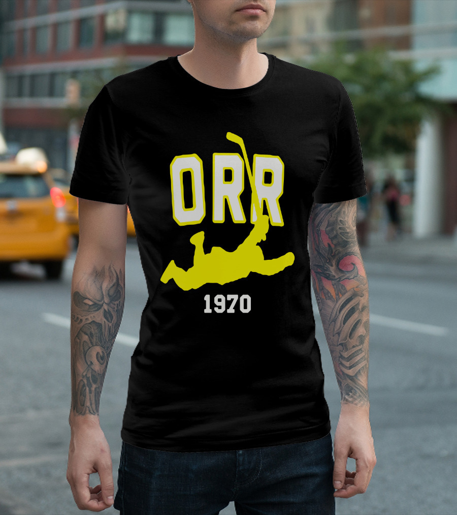 Bobby Orr 1970 Iconic Hockey Dive T-Shirt