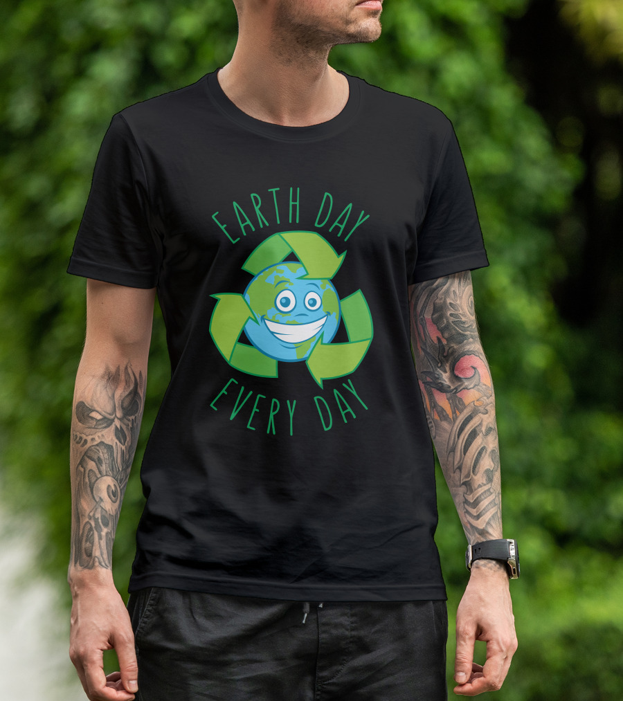 EARTH DAY EVERY DAY RECYCLE CARTOON EARTH T-Shirt