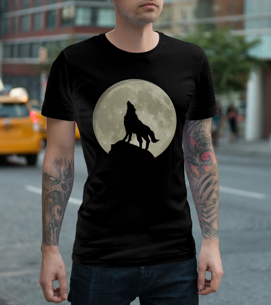Wolf Howling at Full Moon T-Shirt