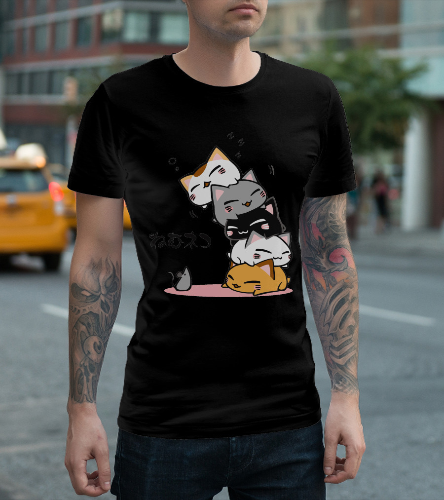 Cute Sleeping Cats Stack with Mouse and Japanese Zzz T-Shirt