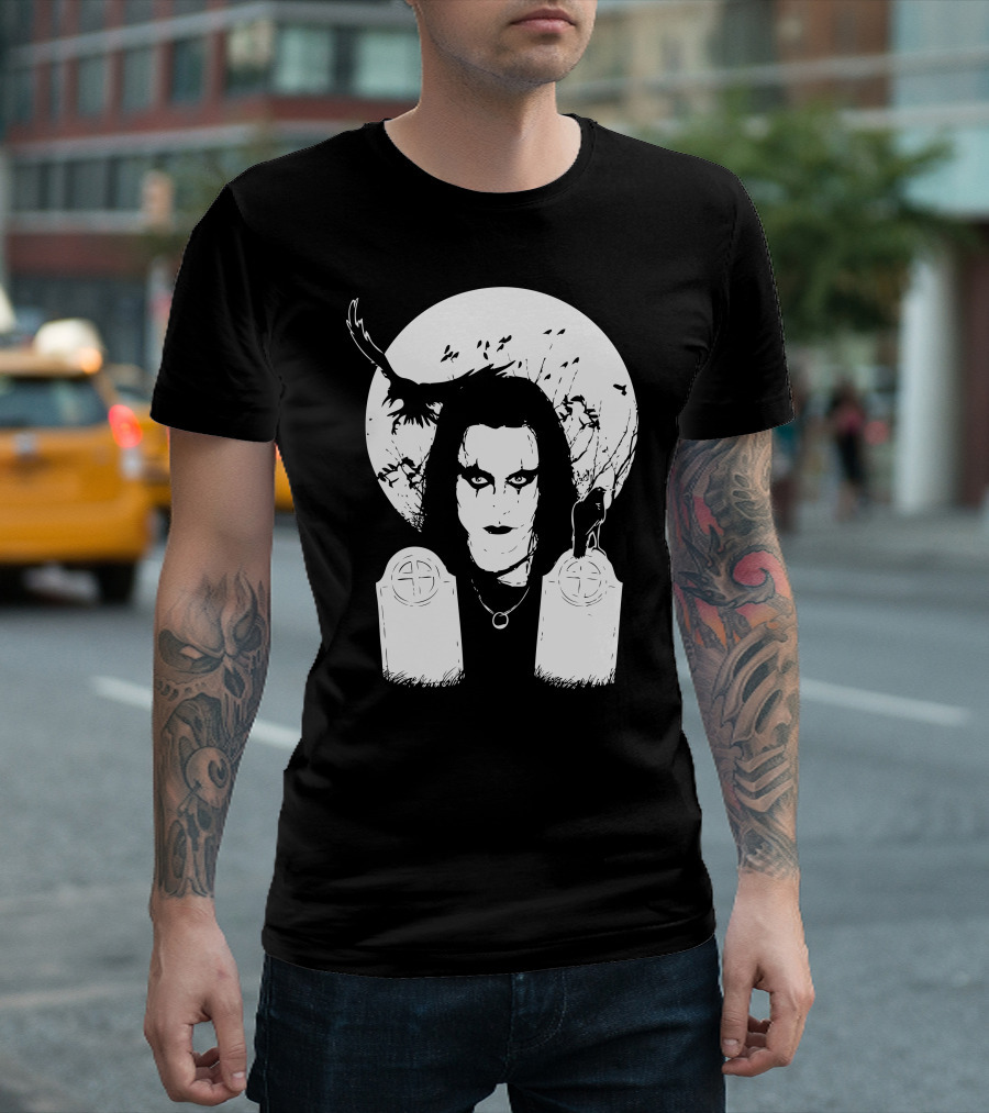 The Crow Iconic Graveyard Scene With Raven And Full Moon T-Shirt