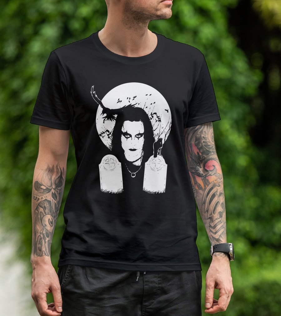 The Crow Iconic Graveyard Scene With Raven And Full Moon T-Shirt