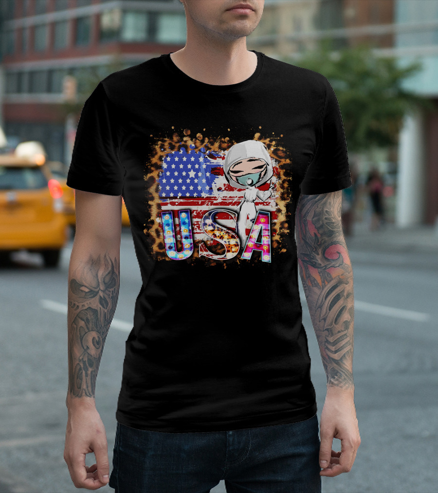 USA Hero Medical Frontline Worker With Flag T-Shirt