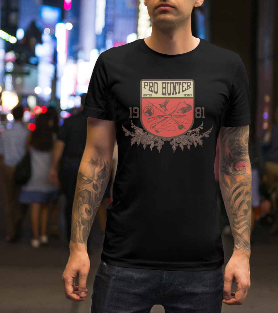 Pro Hunter Winter Series 1981 Deer Bird Guns Bow Arrows T-Shirt