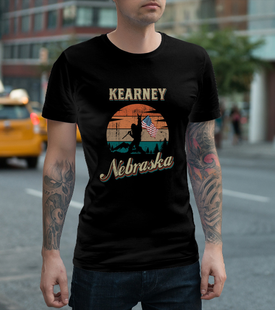Kearney Nebraska Retro Sunset Soldier Holding American Flag T-Shirt