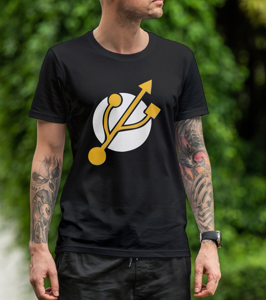 USB Flash Symbol On White Circle Background T-Shirt