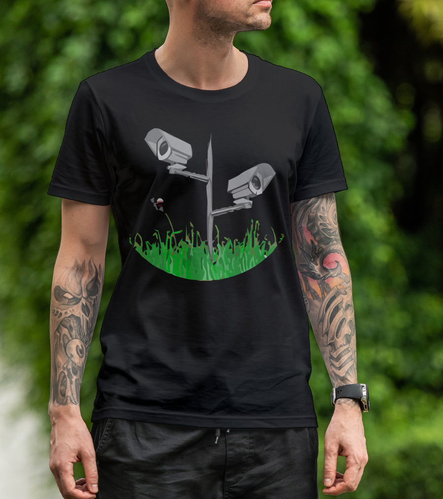 New World Order CCTV Surveillance Cameras In Grass T-Shirt