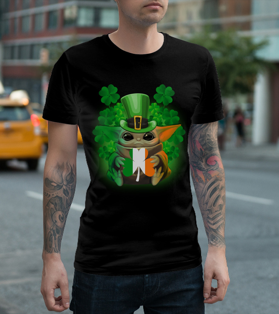 Baby Yoda Leprechaun Clover Irish Flag T-Shirt