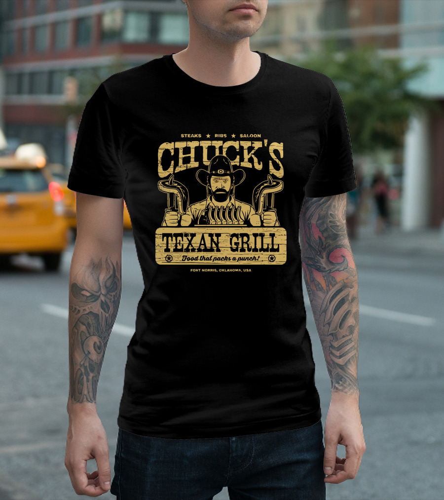 CHUCK'S Texan Grill Steaks Ribs Saloon Food That Packs a Punch Font Norris Oklahoma USA T-Shirt