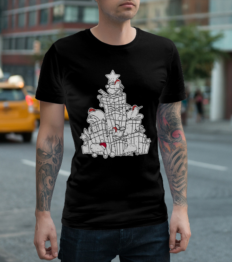 Kiwi Birds In Santa Hats On Christmas Presents Tree T-Shirt