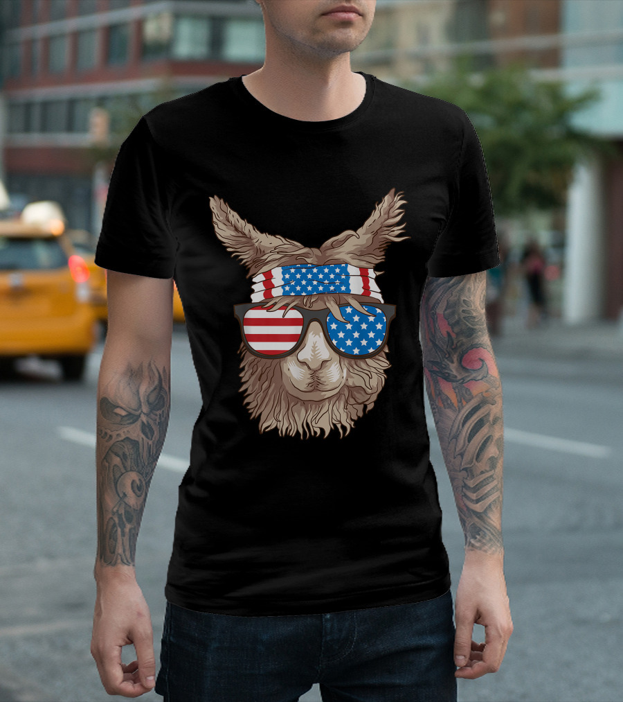 Usa Patriotic Llama Funny Cute Animal Lovers America T-Shirt
