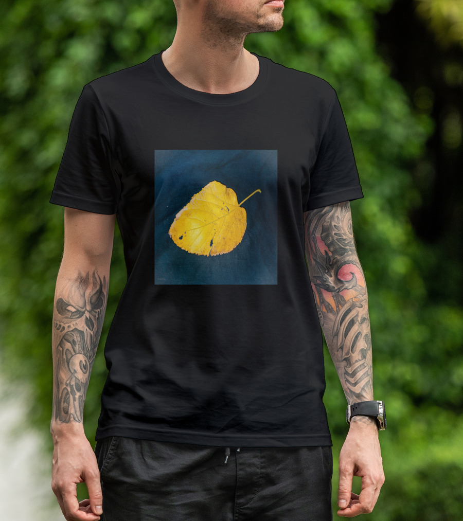 Single Yellow Leaf Autumn Fall Foliage T-Shirt