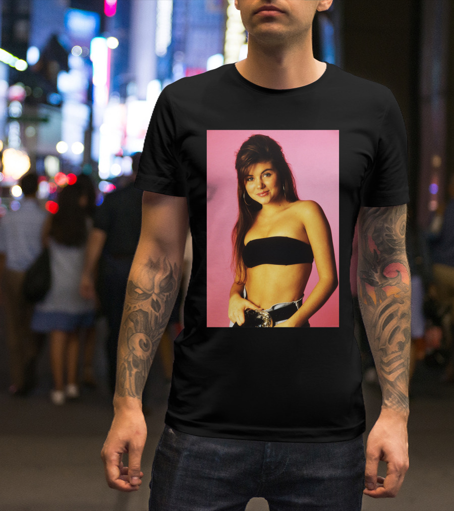 Kelly Kapowski Saved By The Bell Pink Background 90s T-Shirt