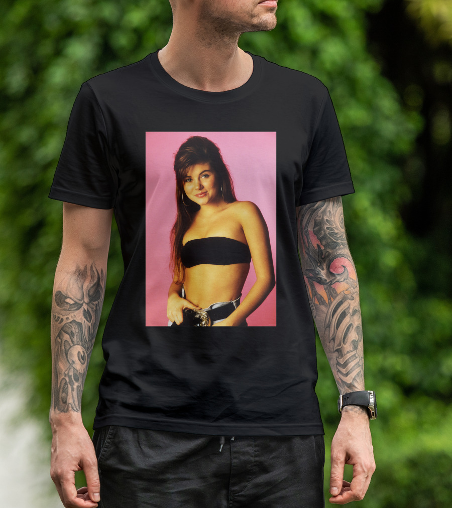 Kelly Kapowski Saved By The Bell Pink Background 90s T-Shirt