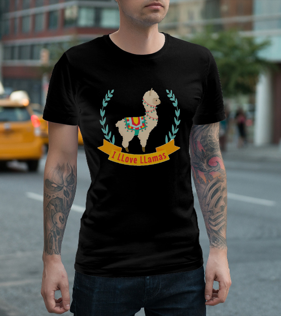 I Llove Llamas Cute Llama Wreath and Blanket Decorated Animal T-Shirt