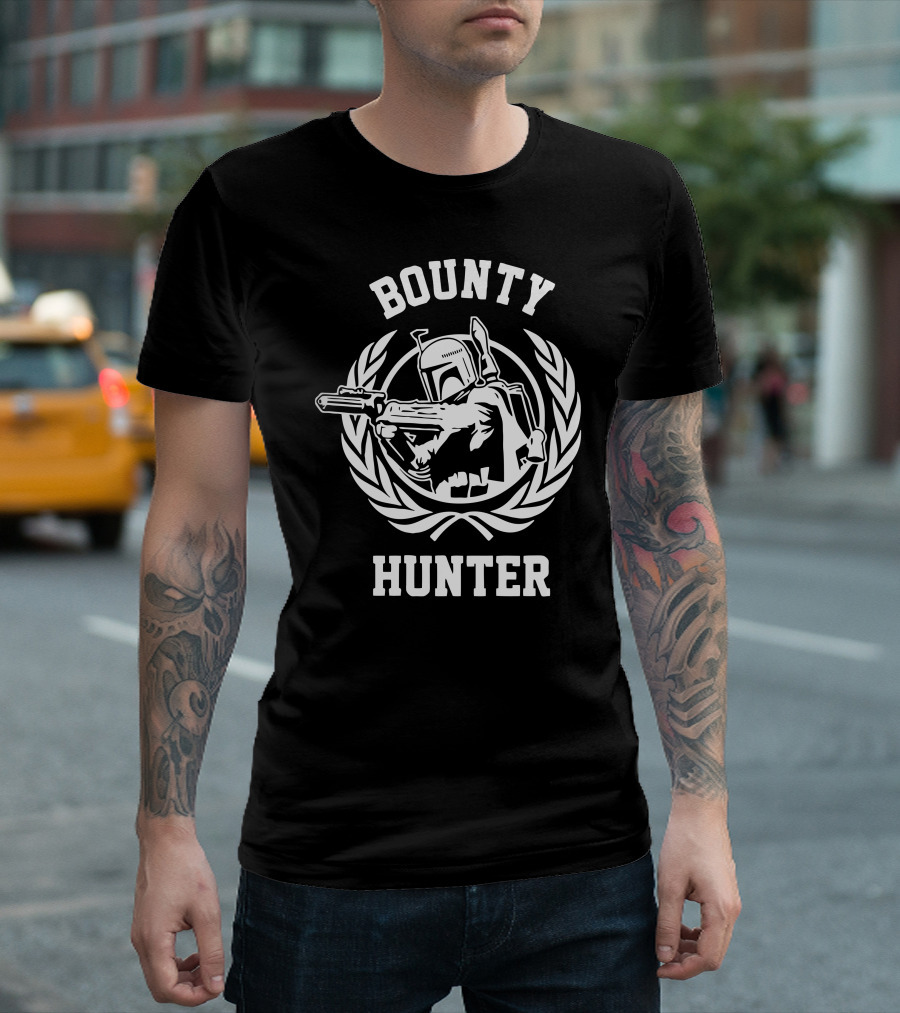 Bounty Hunter Star Wars Mandalorian Helmet And Laurel Emblem T-Shirt