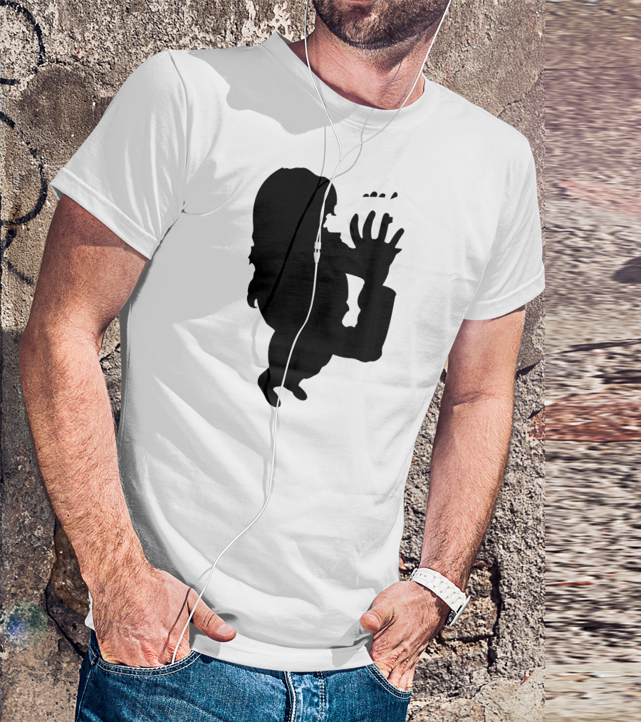 ICreep Bigfoot Silhouette Holding Binoculars T-Shirt