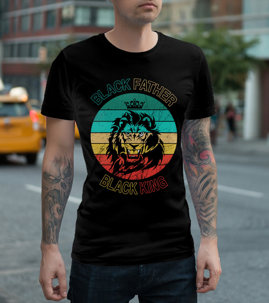 BLACK FATHER BLACK KING LION CROWN VINTAGE STRIPES T-Shirt