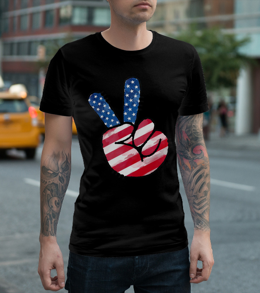 4Th Of July American Flag Peace Sign Hand T-Shirt
