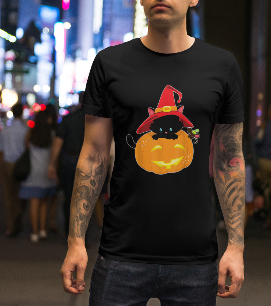 Happy Halloween Spooky Cat In Witch Hat With Glowing Pumpkin T-Shirt