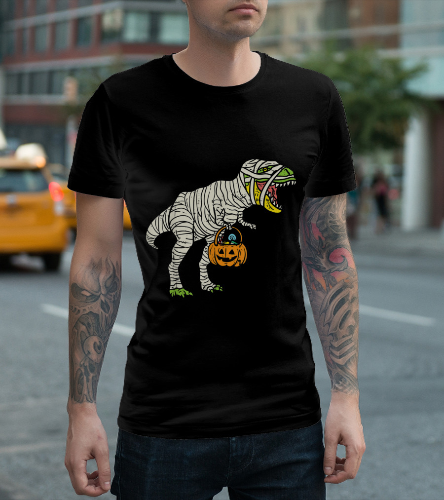 T Rex Mummy Holding Pumpkin For Trick Or Treat Halloween Dino T-Shirt