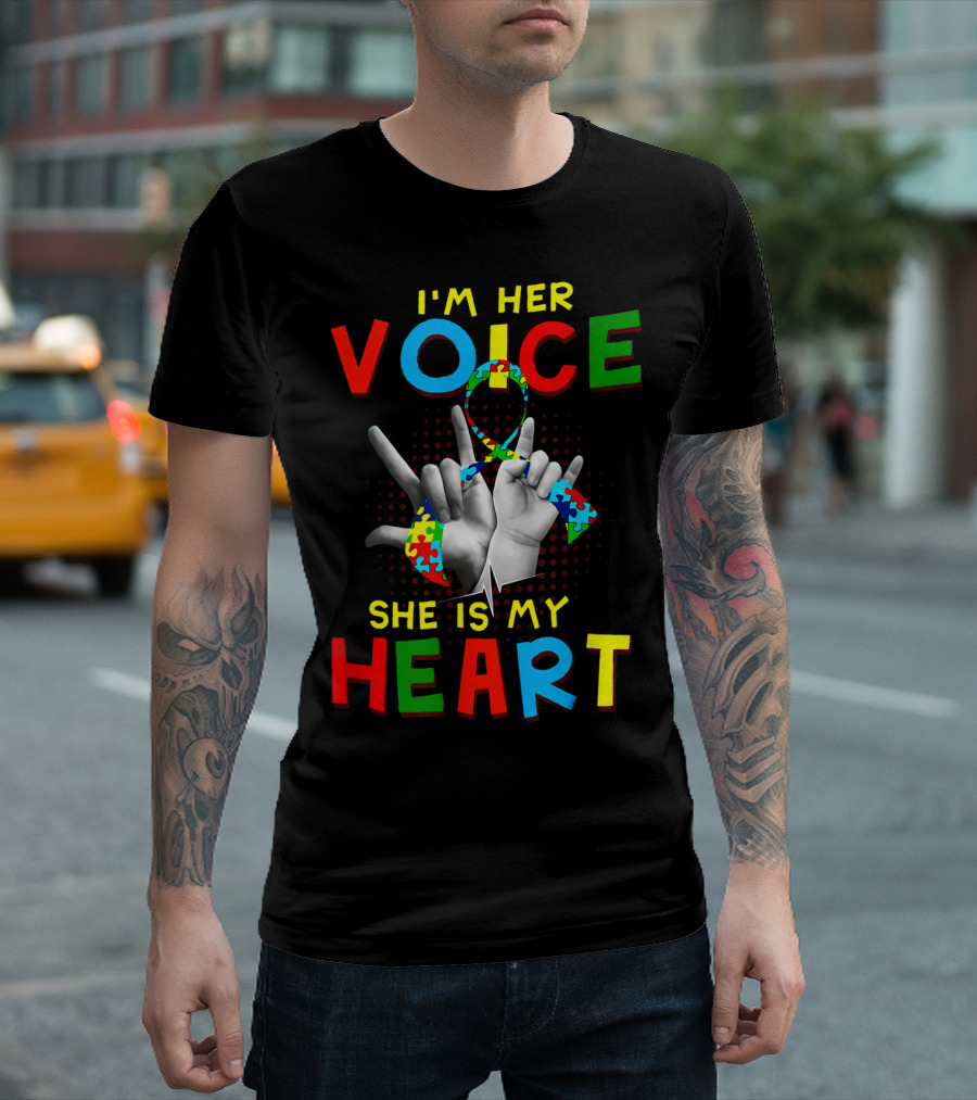 I'm Her Voice She Is My Heart Autism Puzzle Hand Sign T-Shirt