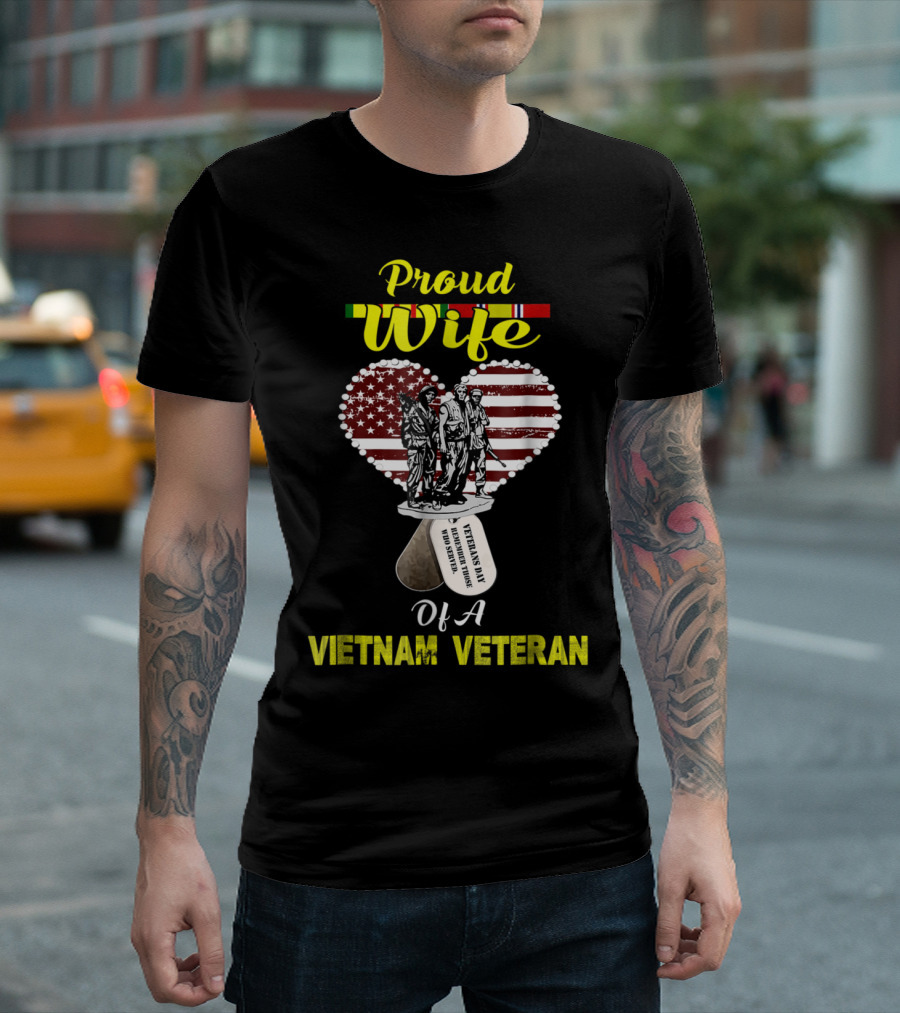 Proud Wife Of A Vietnam Veteran With Heart And American Flag Icons T-Shirt