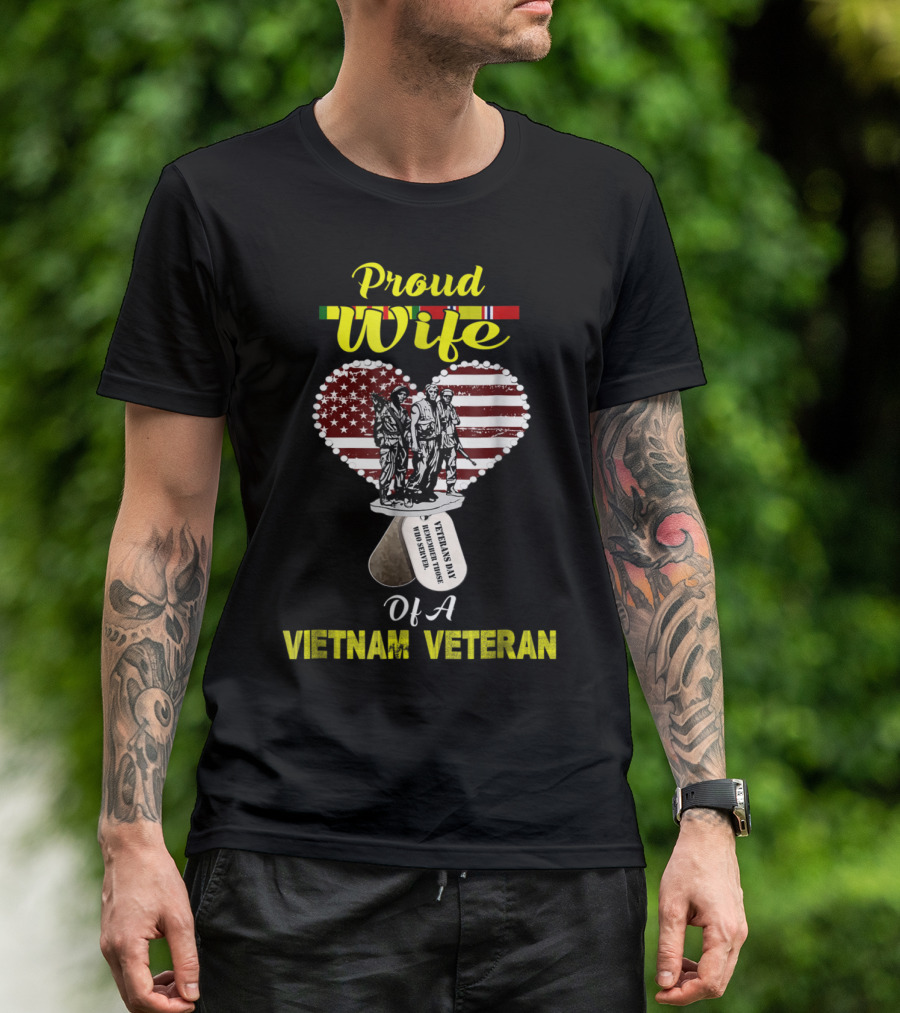 Proud Wife Of A Vietnam Veteran With Heart And American Flag Icons T-Shirt