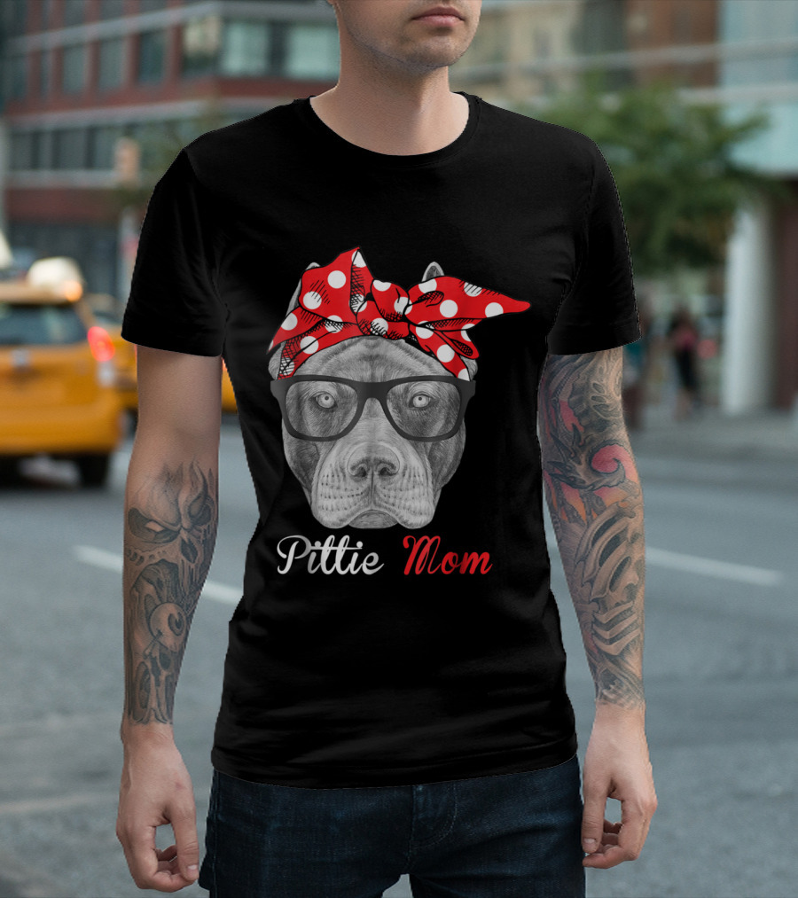 Pittie Mom for Pitbull Dog Lovers Red Polka Dot Bandana Glasses T-Shirt