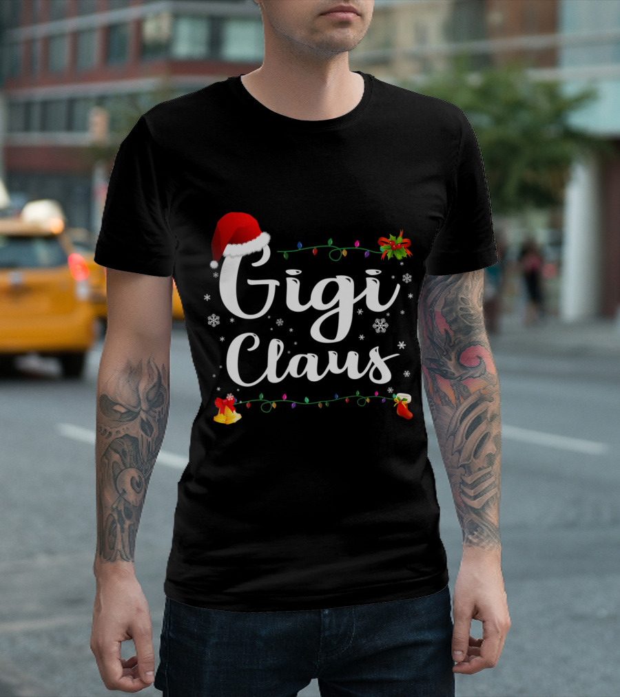 Gigi Claus Santa Hat Christmas Xmas Lights Snowflakes T-Shirt