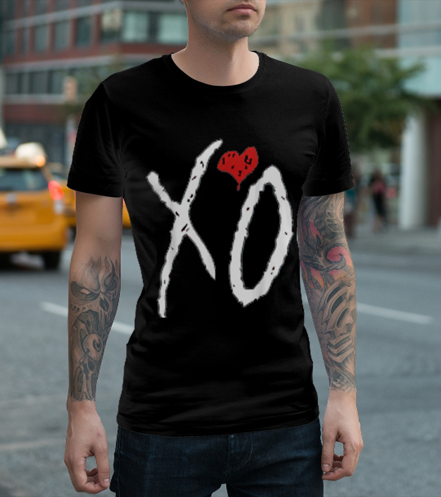 XO with Red Heart Symbol for Love T-Shirt