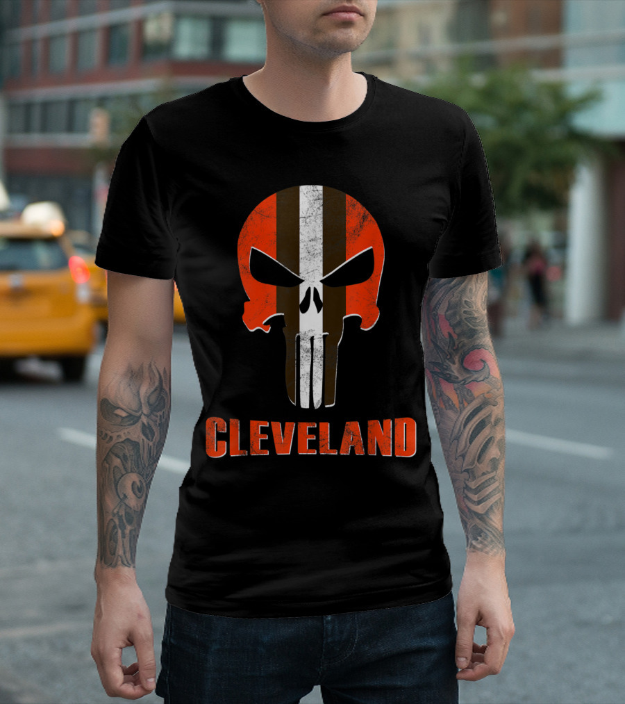 Cleveland Football Skull Helmet Ohio CLE Fan T-Shirt