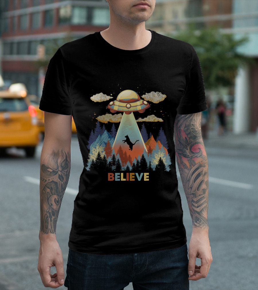 Believe Vintage Cat Alien Abduction Area 51 Funny UFO Alien T-Shirt