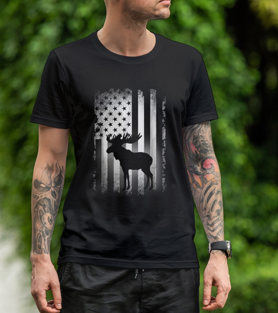 Moose Silhouette Grunge American Flag USA Patriotic T-Shirt
