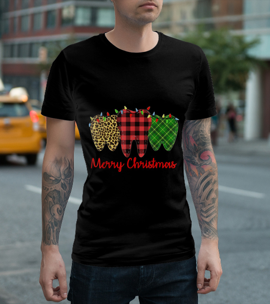 Merry Christmas Dental Assistant Tooth Plaid Leopard Xmas Lights T-Shirt