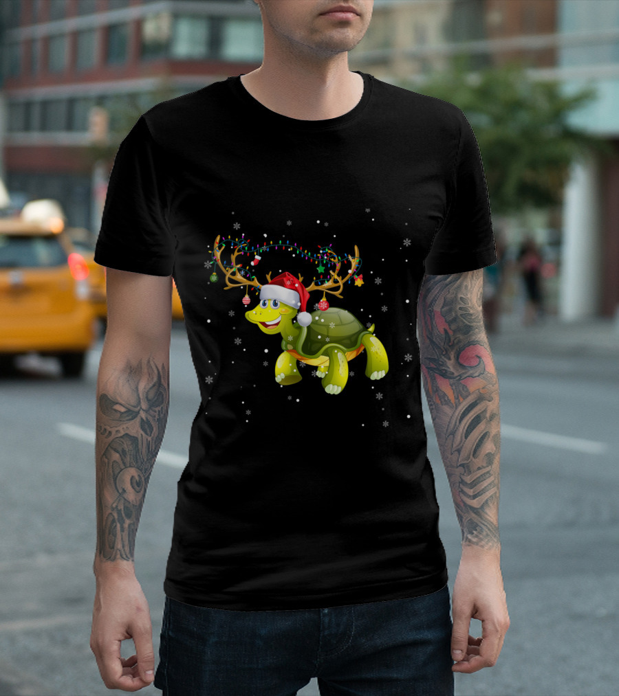 Sea Turtle Santa Hat Reindeer Antlers Christmas Lights T-Shirt