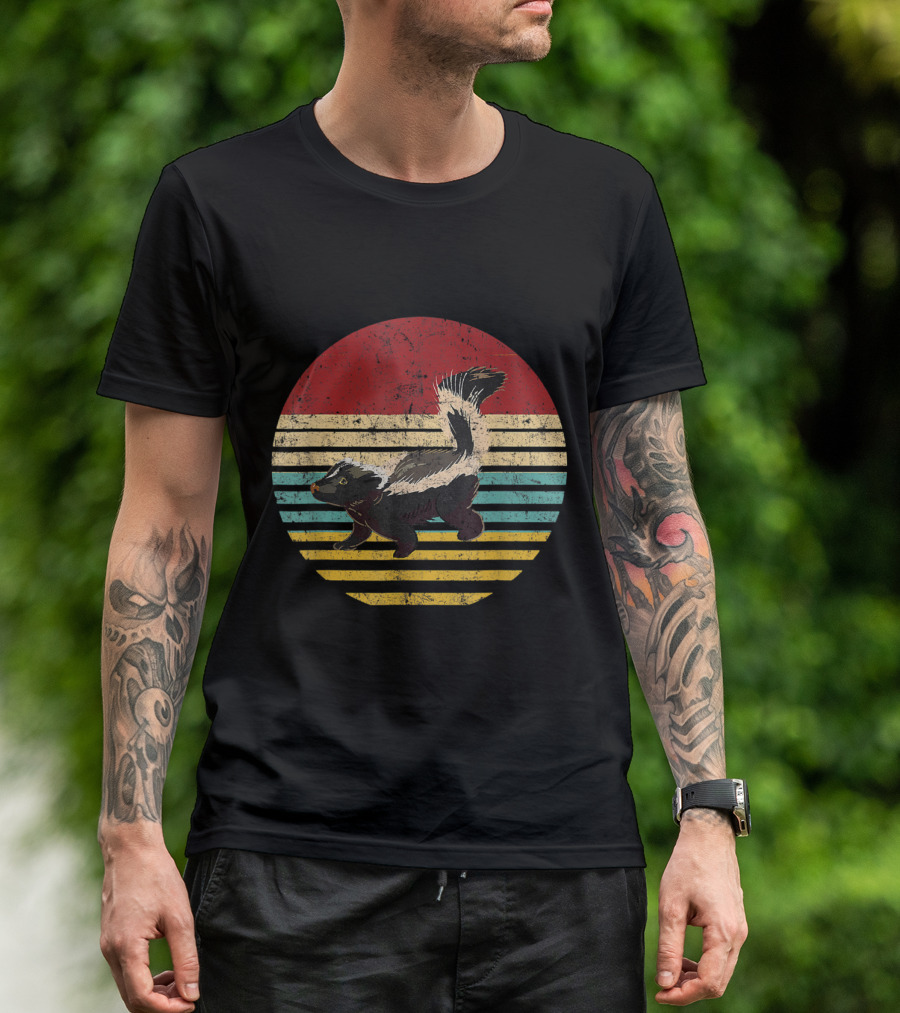 Vintage Skunk Lovers Retro 70s Style Stripes T-Shirt