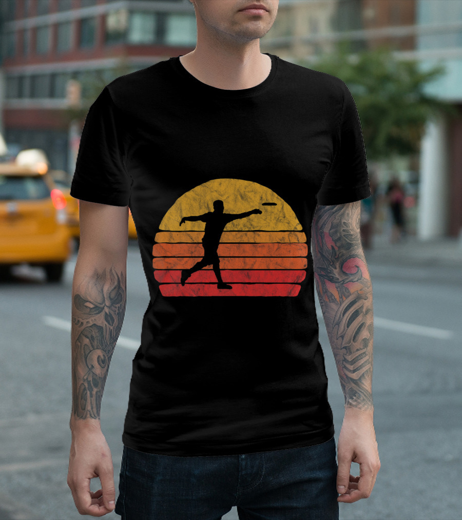 Disc Golf Distressed 80s Style Sunset Silhouette Thrower T-Shirt