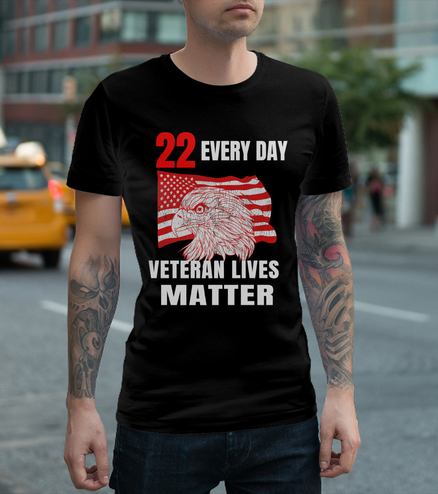 22 Every Day Veteran Lives Matter American Flag Eagle Veteran Suicide Awareness T-Shirt