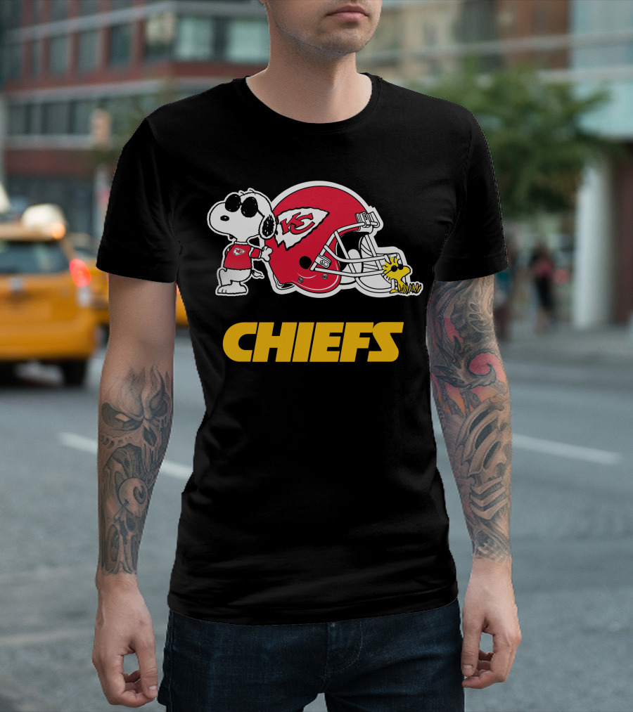 Kansas City Chiefs Snoopy Joe Cool Woodstock Helmet Chiefs T-Shirt
