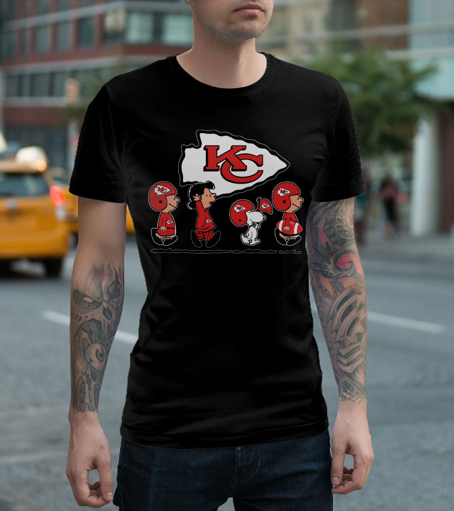 Snoopy Peanuts Kansas City Chiefs NFL Team Spirit T-Shirt