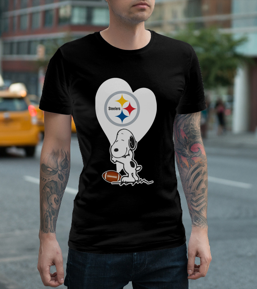 Pittsburgh Steelers Snoopy Heart And Football T-Shirt