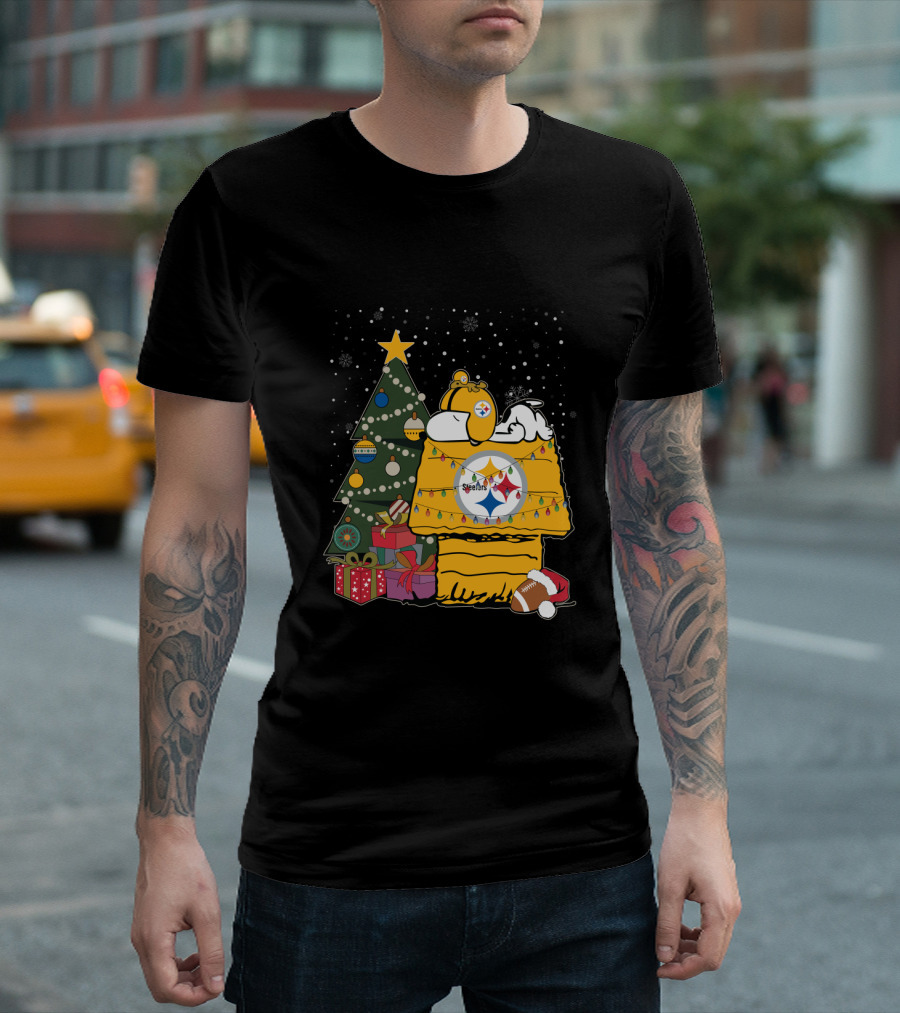 Pittsburgh Steelers Christmas Snoopy Doghouse Festive Holiday Scene T-Shirt