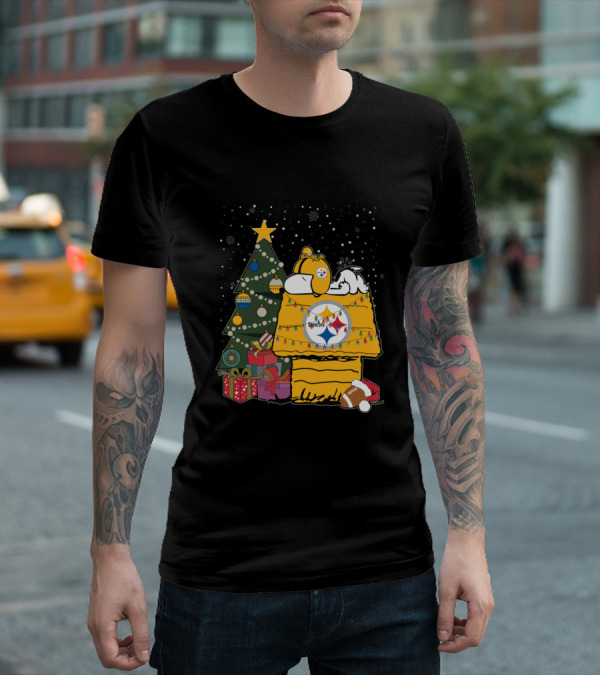 Pittsburgh Steelers Christmas Snoopy Doghouse Festive Holiday Scene T-Shirt