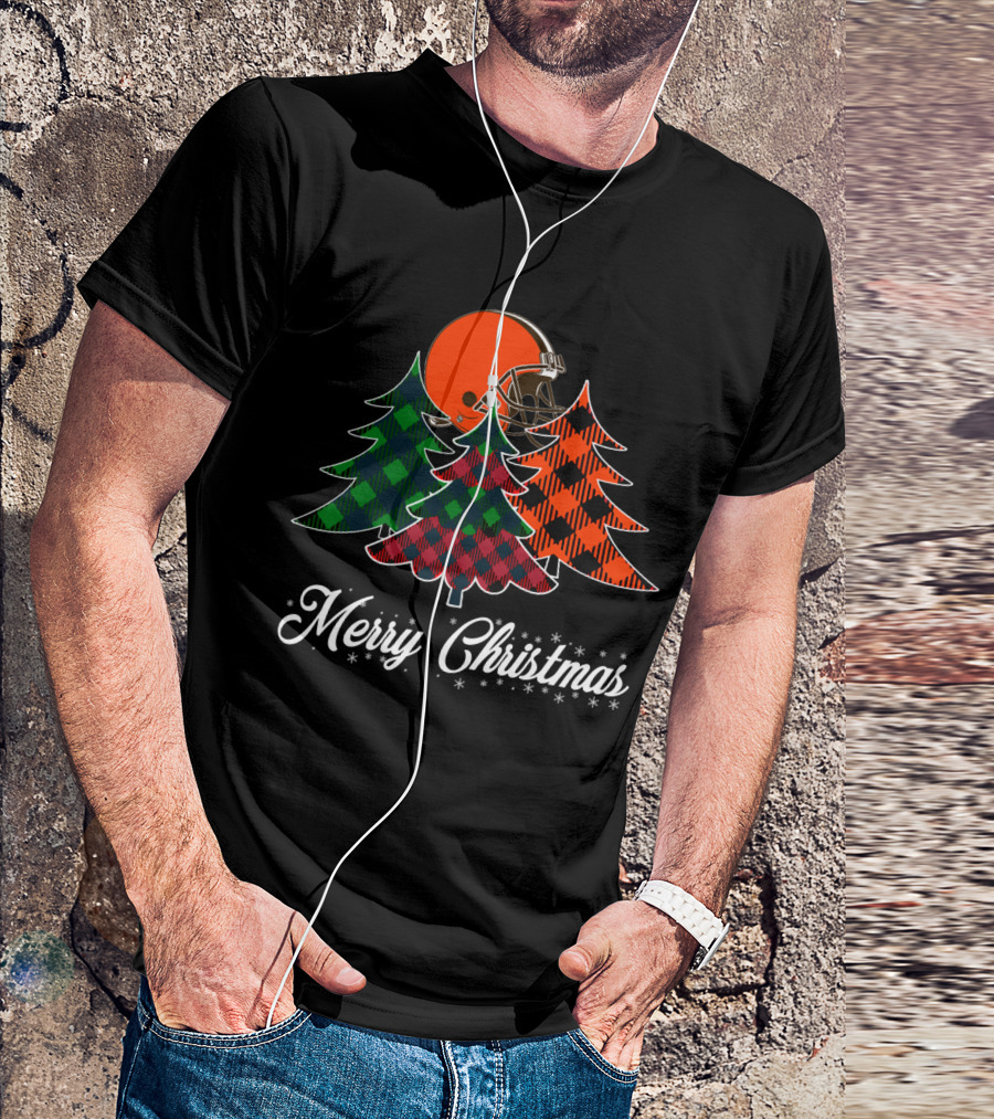 Merry Christmas Cleveland Browns Helmet And Plaid Trees T-Shirt