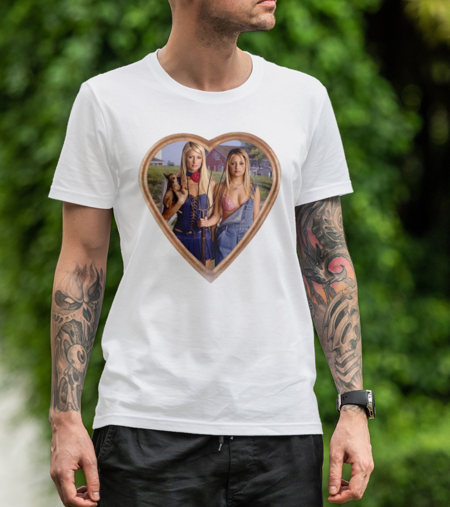 Nicole Polizzi Vs Paris Hilton's Heart-Shaped Photo With Dog And Farmhouse Background T-Shirt