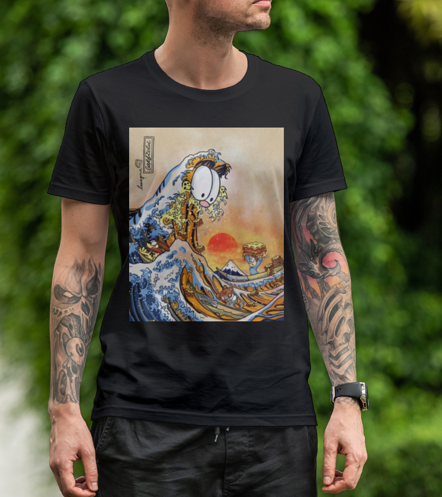 The Great Wave Of Lasagna Garfield Comic Style With Character Holding Lasagna And Hokusai Inspired T-Shirt