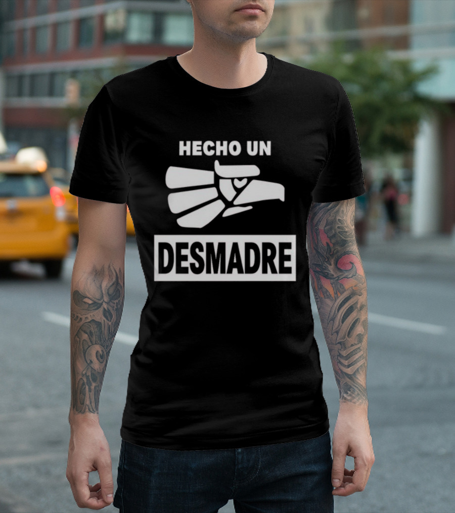 Hecho Un Desmadre Laura Martínez Aguila Mexicana Iconografía Expandida T-Shirt